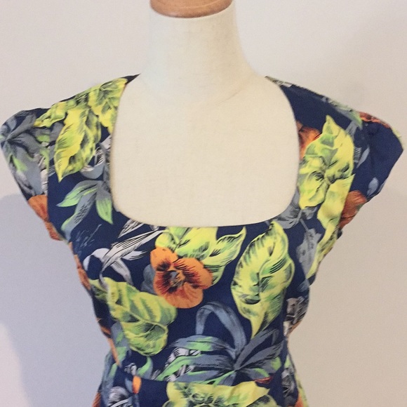 🌟🌟Host Pick 🌟🌟French Connection gorgeous dress - Picture 2 of 9